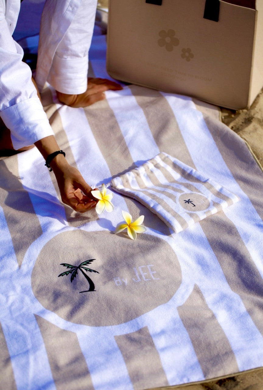 Palm Beach Towel with Carry case