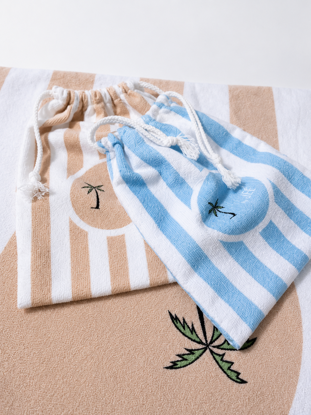 Palm Beach Towel with Carry Case
